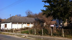 Low-cost house for sale - close to the Lake Balaton, next to Siófok in Bedegkér, in an idyllic village peasant's house in good condition 